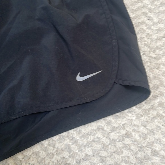 Black Nike running shorts - Picture 3 of 4